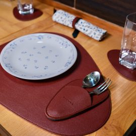 REVERSIBLE DINNER SET